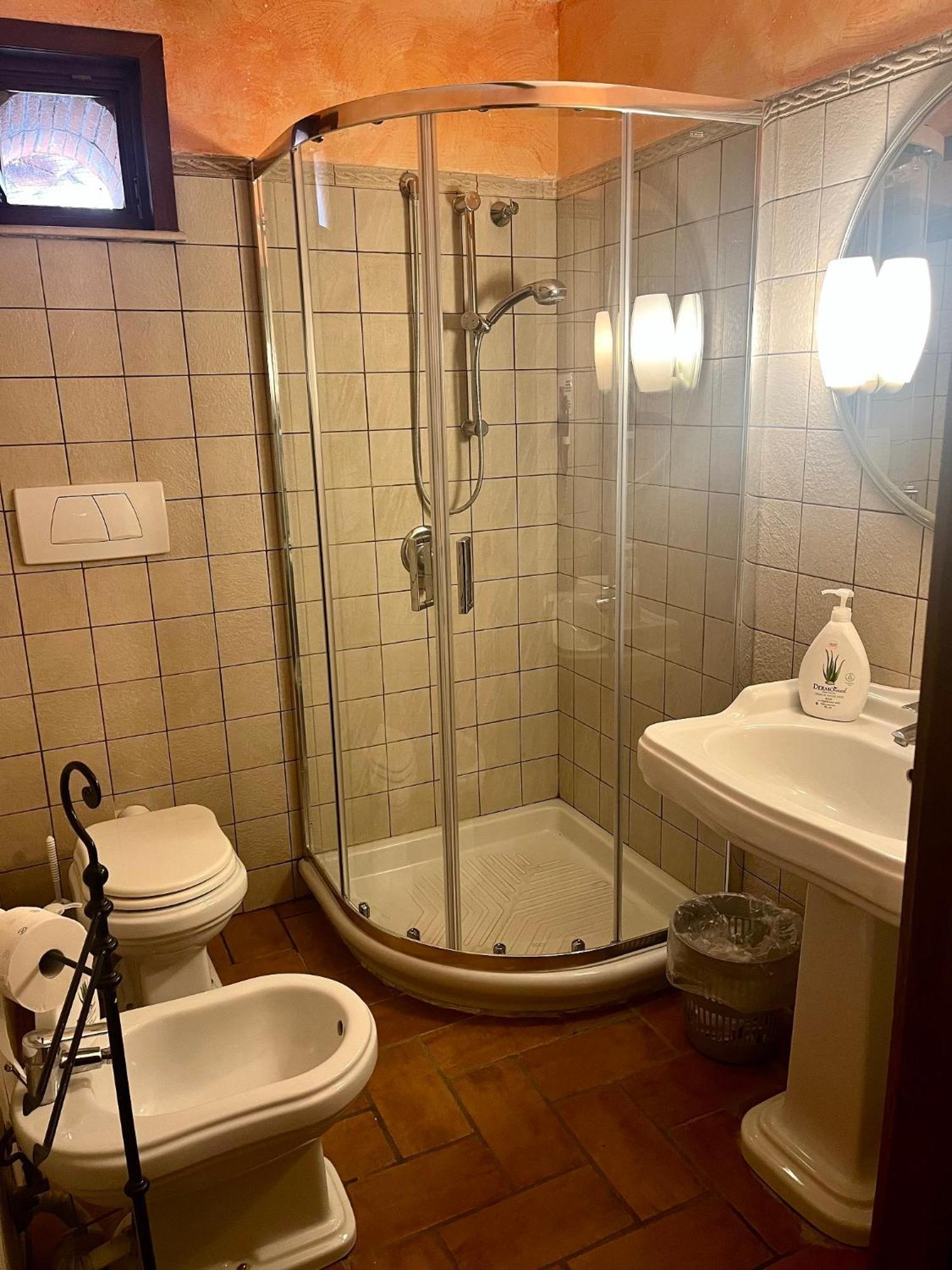 Albergo Diffuso Locanda Specchio Di Diana Nemi Camera foto